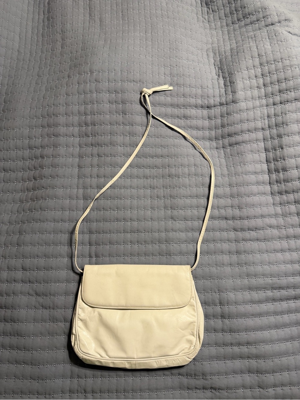 Vintage  BOTTEGA VENETA White Leather Crossbody Bag Made In Italy - Picture 5 of 9